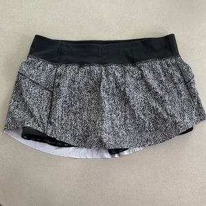 Lululemon Skirt - Black and White